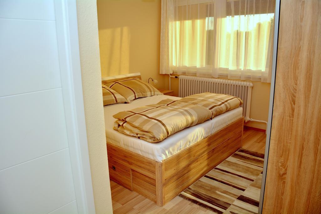 Molnár Vendégház Ujfeherto Exterior foto